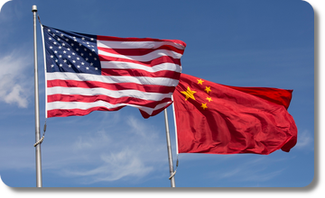 Drapeaux des États-Unis et de la Chine, les deux superpuissances rivales